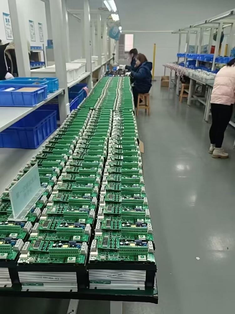 电力调整器在运行时最大电流逐步降低是为什么？