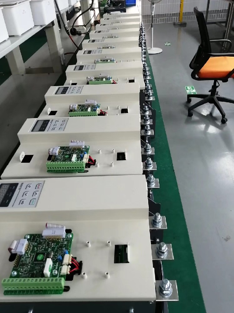 电力调整器与变频器在某些应用场景下功能有重叠，如何抉择使用哪一个？